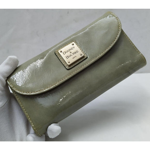 Dooney & Bourke Gray Patent Leather Checkbook Credit Card Trifold Wallet - Picture 3 of 16